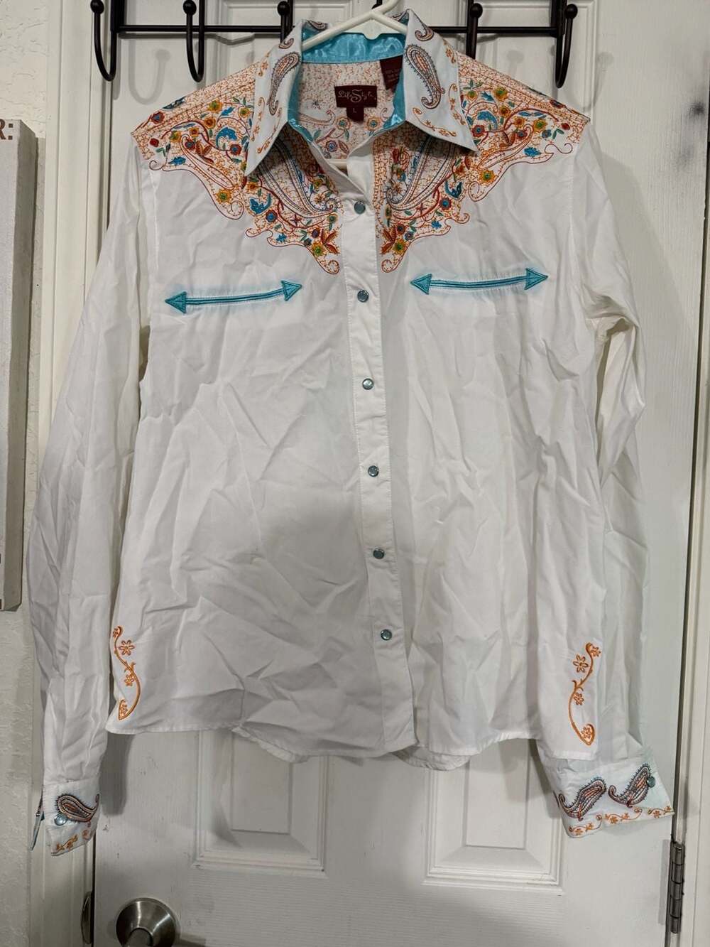 Life Style Women's Western Long Sleeve Button Down Shirt with Paisley Floral